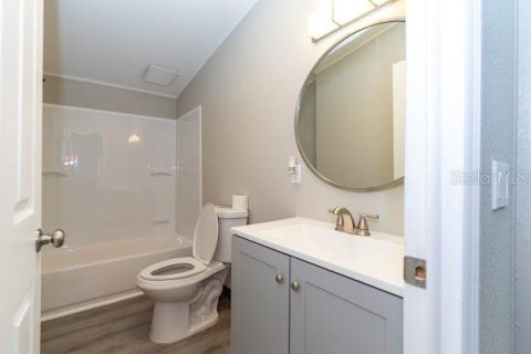 Apartment in New Port Richey, Florida 4 bedrooms, 165.55 sq.m. № 1865906 - photo 18