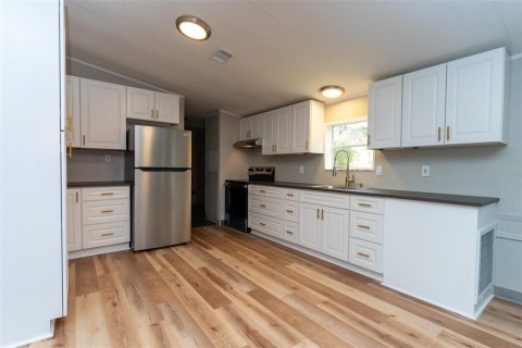 Apartment in New Port Richey, Florida 4 bedrooms, 165.55 sq.m. № 1865906 - photo 4