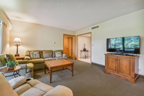 Condo in Palm Harbor, Florida, 2 bedrooms  № 1190506 - photo 10