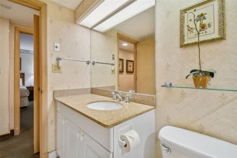 Condo in Palm Harbor, Florida, 2 bedrooms  № 1190506 - photo 22