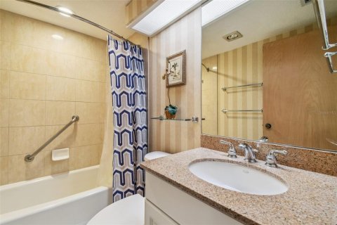 Condo in Palm Harbor, Florida, 2 bedrooms  № 1190506 - photo 28