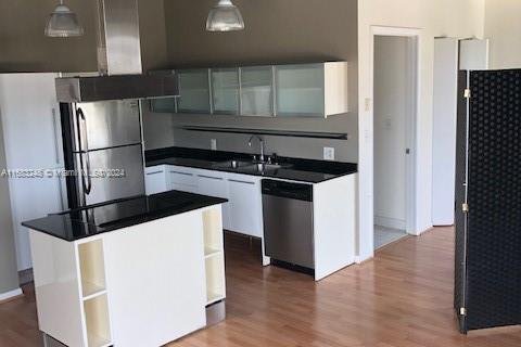 Condo in Miami, Florida, 2 bedrooms  № 1960531 - photo 6