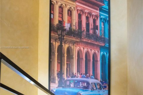 Снять в аренду таунхаус в Майами, Флорида 3 спальни, 161.65м2, № 1959452 - фото 19