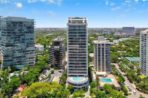 Condo in Miami, Florida, 2 bedrooms  № 1863743 - photo 2