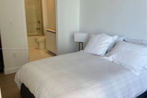 Condo in Miami, Florida, 2 bedrooms  № 1863743 - photo 17