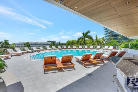 Condo in Miami, Florida, 2 bedrooms  № 1863743 - photo 27