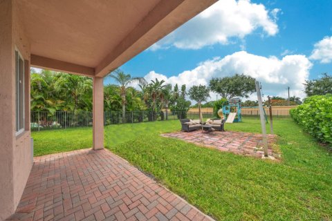 Villa ou maison à vendre à Royal Palm Beach, Floride: 4 chambres, 191.19 m2 № 2262016 - photo 9