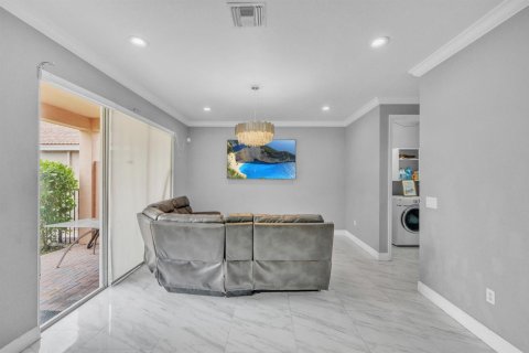 Villa ou maison à vendre à Royal Palm Beach, Floride: 4 chambres, 191.19 m2 № 2262016 - photo 21
