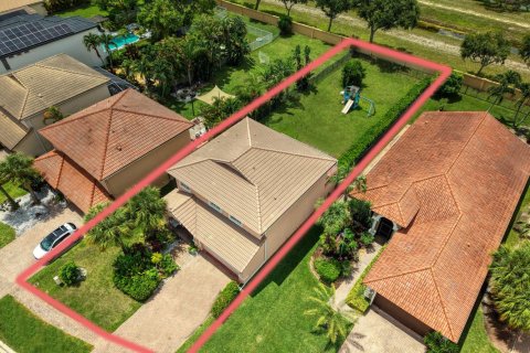 Villa ou maison à vendre à Royal Palm Beach, Floride: 4 chambres, 191.19 m2 № 2262016 - photo 2