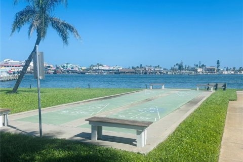 Condo in Treasure Island, Florida, 3 bedrooms  № 1849551 - photo 23