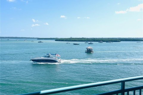 Condo in Treasure Island, Florida, 3 bedrooms  № 1849551 - photo 13