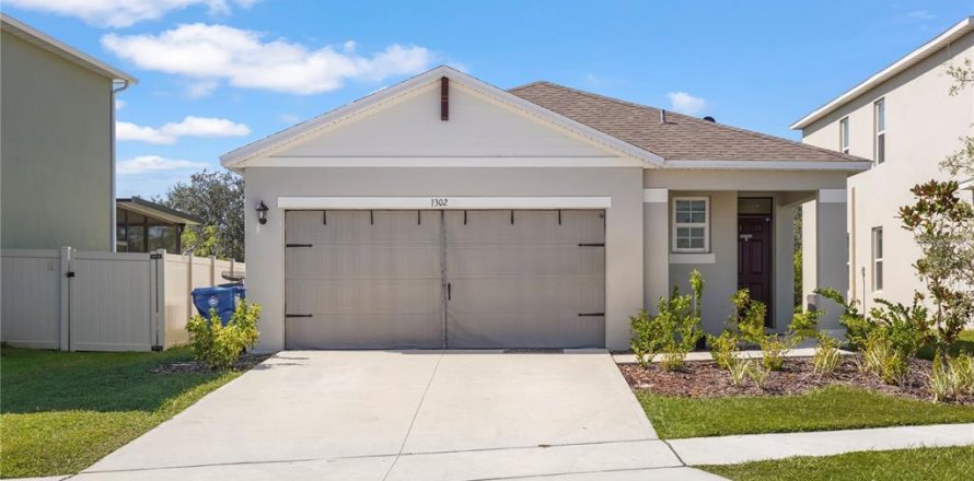 House in Davenport, Florida 3 bedrooms, 150.97 sq.m. № 2235544