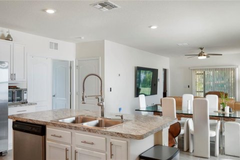 House in Davenport, Florida 3 bedrooms, 150.97 sq.m. № 2235544 - photo 14