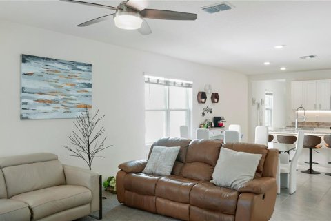 House in Davenport, Florida 3 bedrooms, 150.97 sq.m. № 2235544 - photo 27