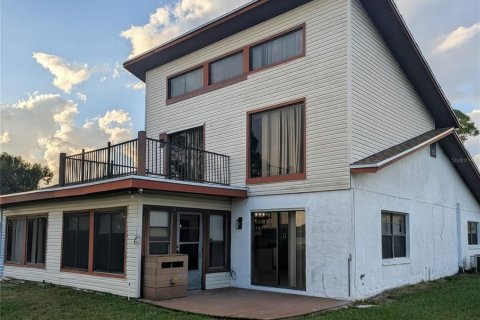 Townhouse in Winter Haven, Florida 3 bedrooms, 160.35 sq.m. № 2361188