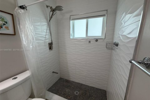 Villa ou maison à louer à Cutler Bay, Floride: 4 chambres, 147.25 m2 № 2001142 - photo 13