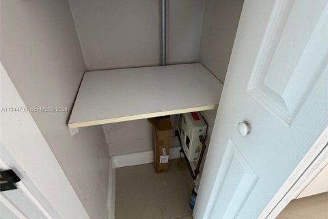 Villa ou maison à louer à Cutler Bay, Floride: 4 chambres, 147.25 m2 № 2001142 - photo 28