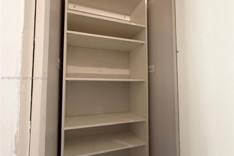 Villa ou maison à louer à Cutler Bay, Floride: 4 chambres, 147.25 m2 № 2001142 - photo 20