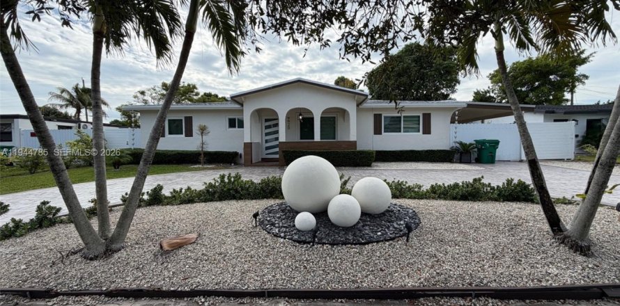 Villa ou maison à Cutler Bay, Floride 4 chambres, 147.25 m2 № 2001142