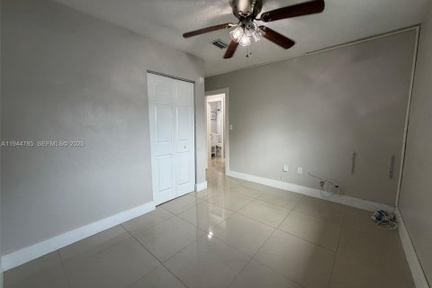 Villa ou maison à louer à Cutler Bay, Floride: 4 chambres, 147.25 m2 № 2001142 - photo 23