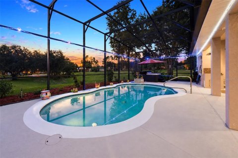 Villa ou maison à vendre à Clermont, Floride: 4 chambres, 275.92 m2 № 2396784 - photo 3