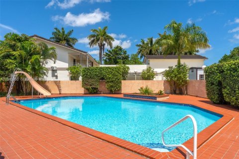 Villa ou maison à louer à Miami, Floride: 5 chambres, 448.72 m2 № 2178254 - photo 21
