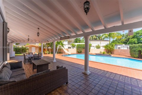 Villa ou maison à louer à Miami, Floride: 5 chambres, 448.72 m2 № 2178254 - photo 13