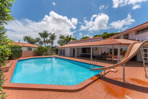 Villa ou maison à louer à Miami, Floride: 5 chambres, 448.72 m2 № 2178254 - photo 17