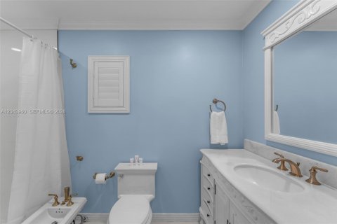 Villa ou maison à louer à Miami, Floride: 5 chambres, 448.72 m2 № 2178254 - photo 25