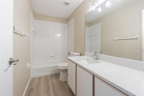 Adosado en alquiler en Brandon, Florida, 2 dormitorios, 148.18 m2 № 1882752 - foto 8