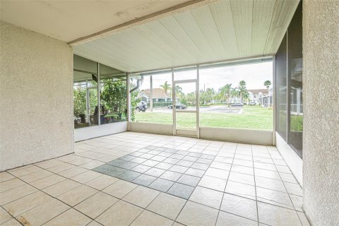 Adosado en alquiler en Brandon, Florida, 2 dormitorios, 148.18 m2 № 1882752 - foto 7