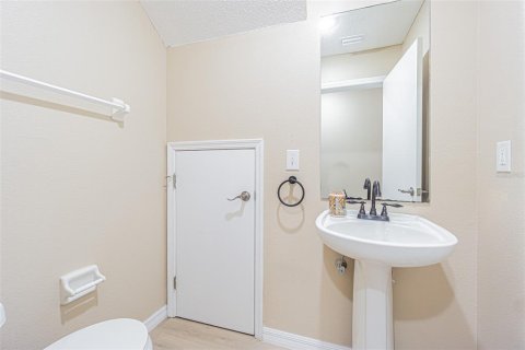 Adosado en alquiler en Brandon, Florida, 2 dormitorios, 148.18 m2 № 1882752 - foto 6