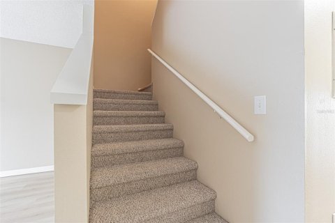 Adosado en alquiler en Brandon, Florida, 2 dormitorios, 148.18 m2 № 1882752 - foto 4