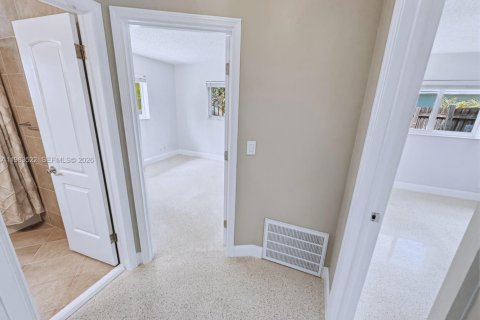 Villa ou maison à vendre à Oakland Park, Floride: 3 chambres, 111.85 m2 № 2049505 - photo 21