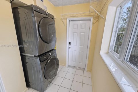 Villa ou maison à vendre à Oakland Park, Floride: 3 chambres, 111.85 m2 № 2049505 - photo 25