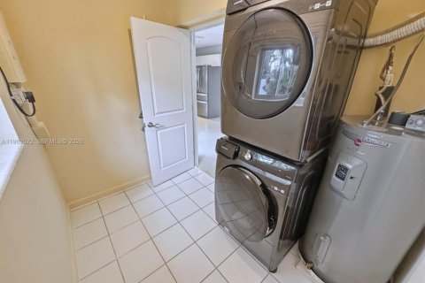 Villa ou maison à vendre à Oakland Park, Floride: 3 chambres, 111.85 m2 № 2049505 - photo 26