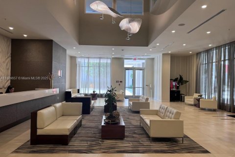 Copropriété à louer à Doral, Floride: 3 chambres, 124.77 m2 № 1921446 - photo 2