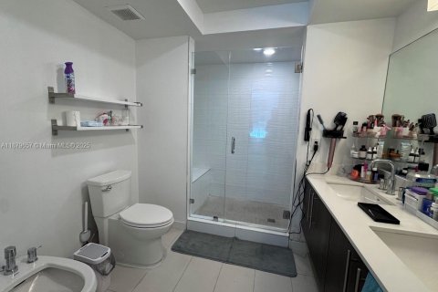 Copropriété à louer à Doral, Floride: 3 chambres, 124.77 m2 № 1921446 - photo 8