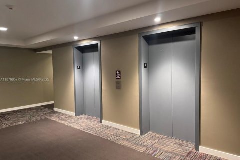Copropriété à louer à Doral, Floride: 3 chambres, 124.77 m2 № 1921446 - photo 3