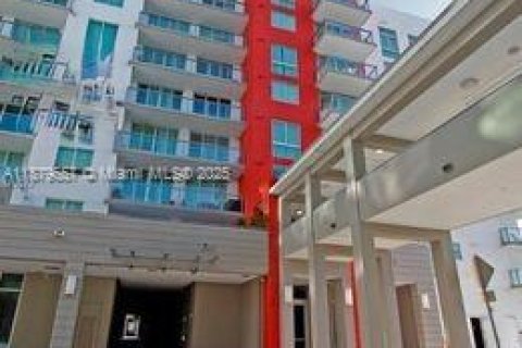 Copropriété à louer à Doral, Floride: 3 chambres, 124.77 m2 № 1921446 - photo 1