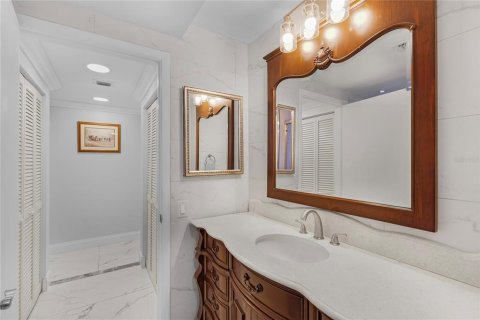 Купить кондоминиум в Клируотер, Флорида 6 комнат, 175.59м2, № 1900121 - фото 20