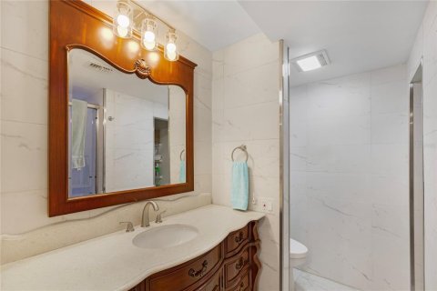 Купить кондоминиум в Клируотер, Флорида 6 комнат, 175.59м2, № 1900121 - фото 30