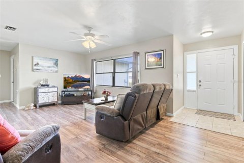 Villa ou maison à vendre à Titusville, Floride: 3 chambres, 125.6 m2 № 2313424 - photo 5