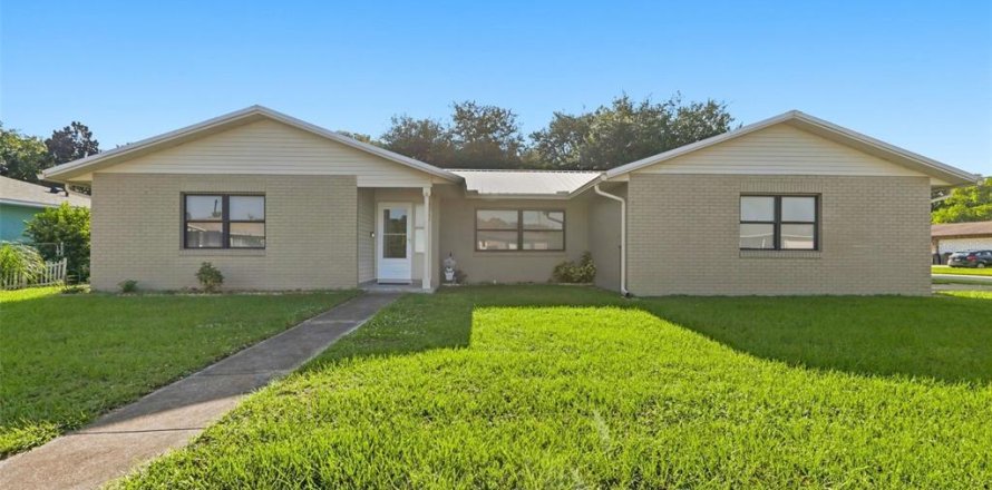 Villa ou maison à Titusville, Floride 3 chambres, 125.6 m2 № 2313424
