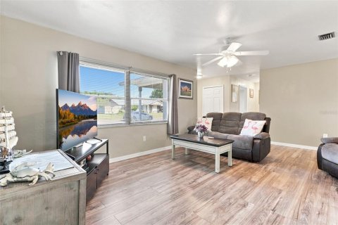 Villa ou maison à vendre à Titusville, Floride: 3 chambres, 125.6 m2 № 2313424 - photo 6