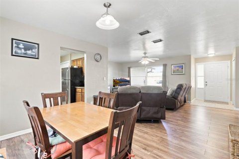 Villa ou maison à vendre à Titusville, Floride: 3 chambres, 125.6 m2 № 2313424 - photo 8