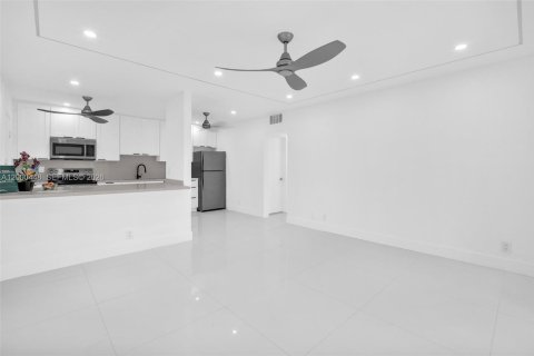 Снять в аренду кондоминиум в Дирфилд-Бич, Флорида 2 спальни, 72м2, № 2065300 - фото 19