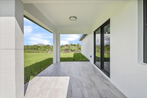 House in Lehigh Acres, Florida 3 bedrooms, 115.11 sq.m. № 1927775 - photo 30