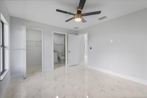 House in Lehigh Acres, Florida 3 bedrooms, 115.11 sq.m. № 1927775 - photo 21