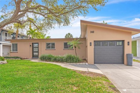 Villa ou maison à Saint Pete Beach, Floride 2 chambres, 118.26 m2 № 2348097